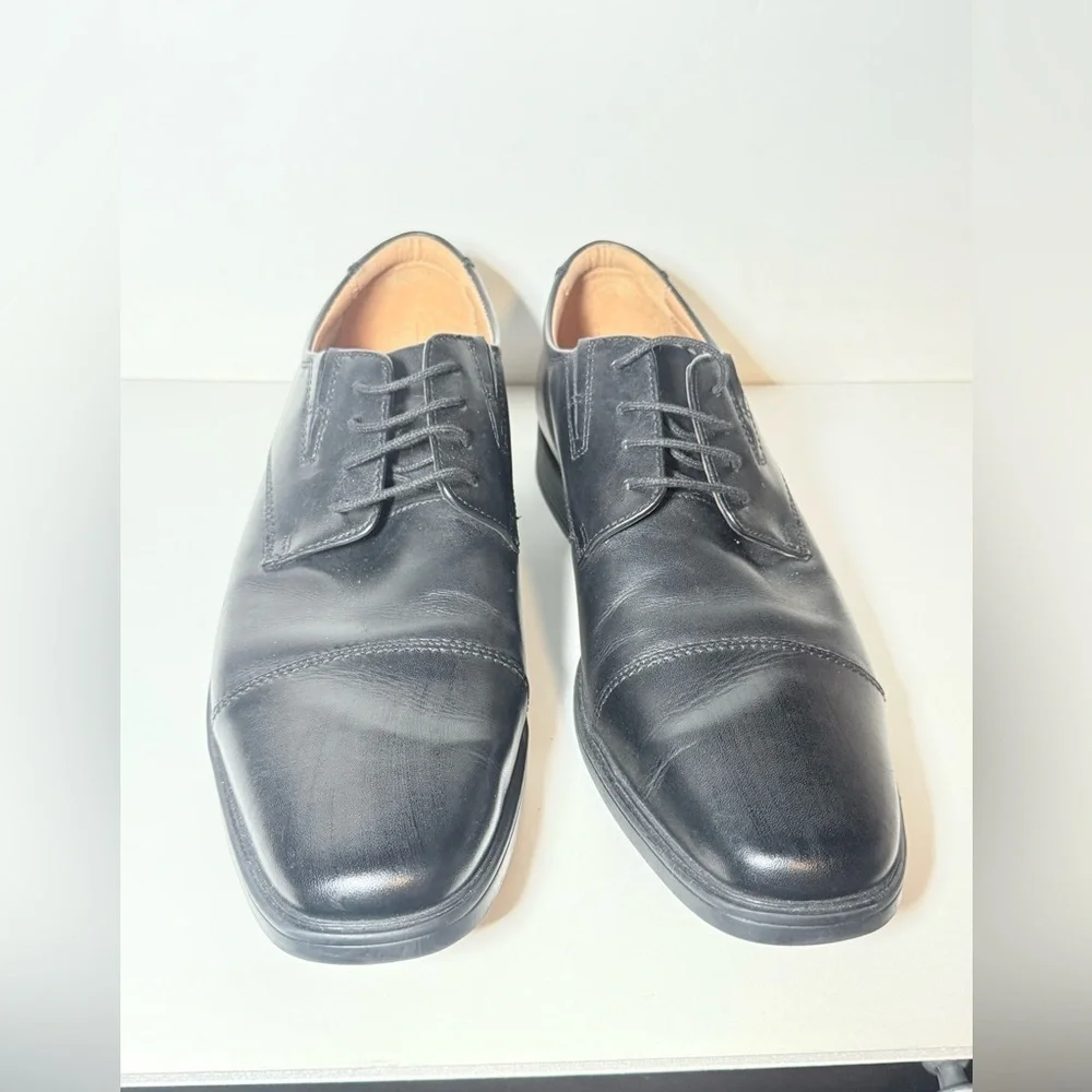Clarks Black Leather Oxfords